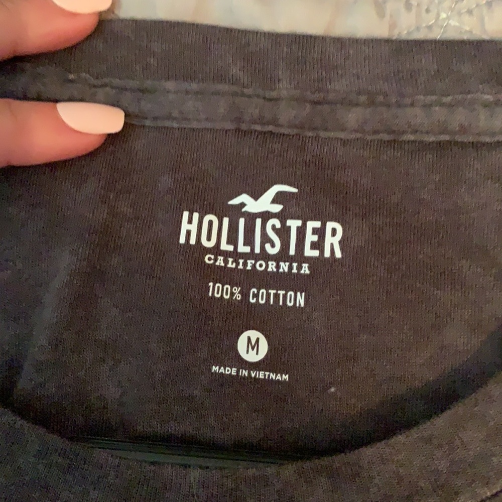 hollister t shirt - Picture 3 of 3
